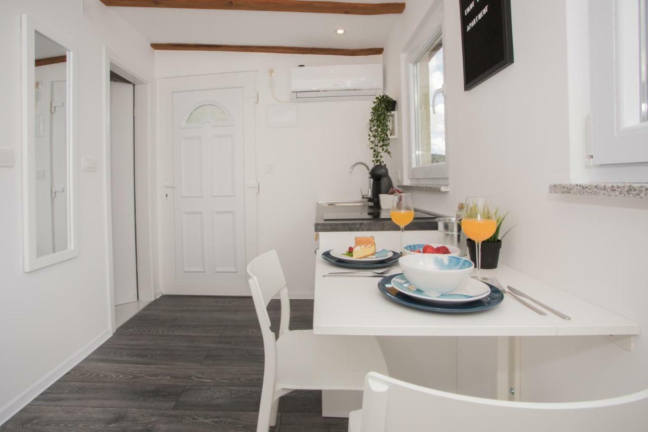 Studio Apartment Skatula Skradin Zewnętrze zdjęcie